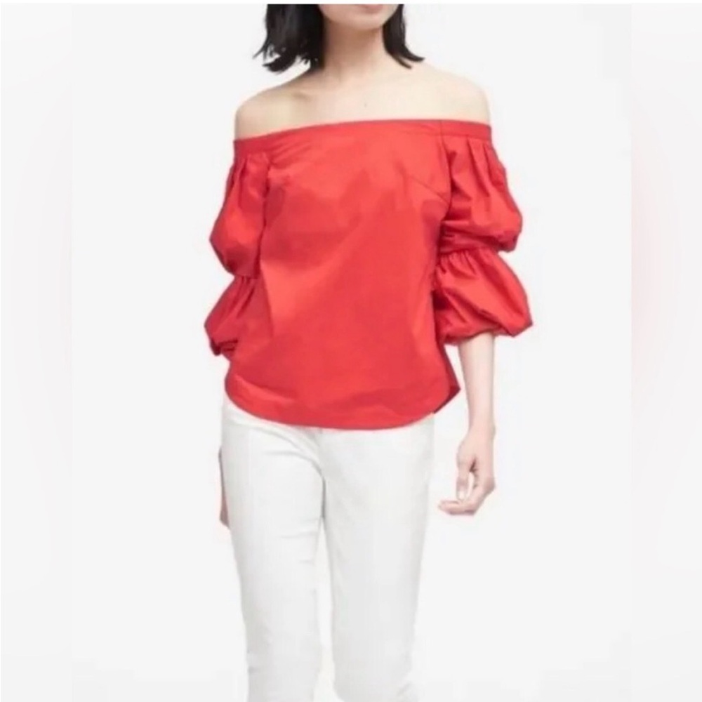 New Off shoulder top puff sleeve button down xxs